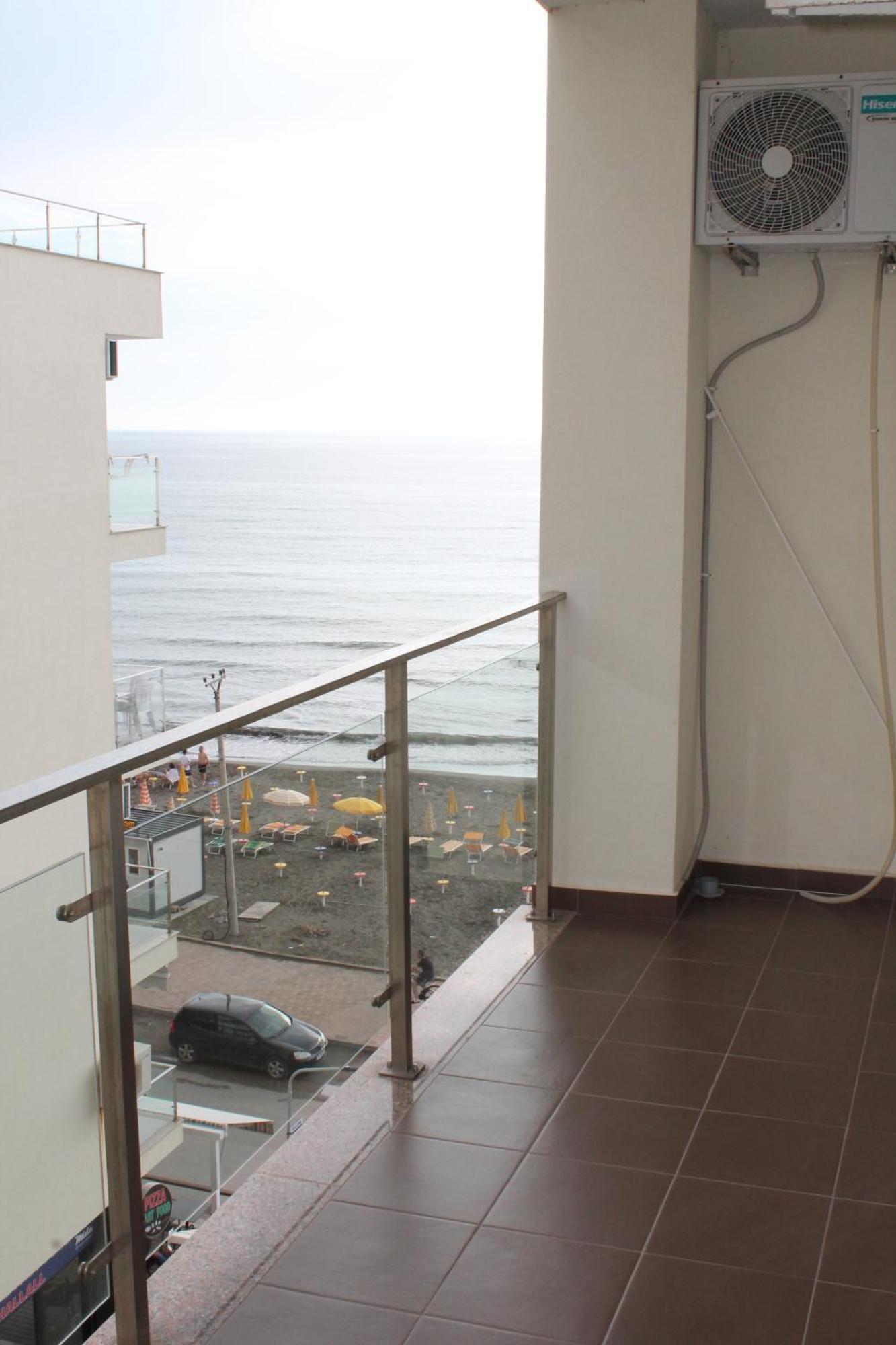 Blue Apartments & Hotel Shengjin Exterior photo